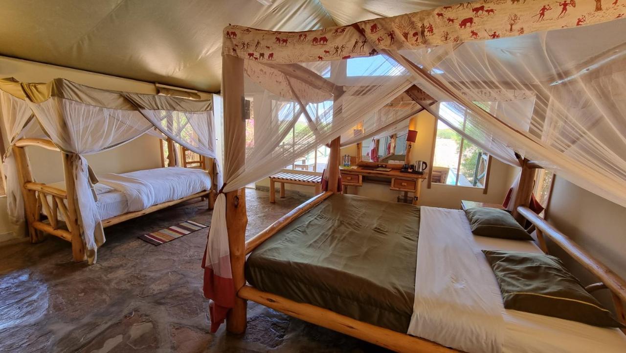 Готель Manyatta Camp Voi Екстер'єр фото