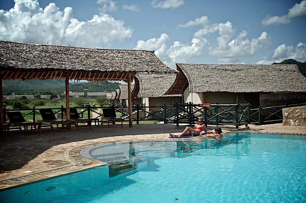 Готель Manyatta Camp Voi Екстер'єр фото